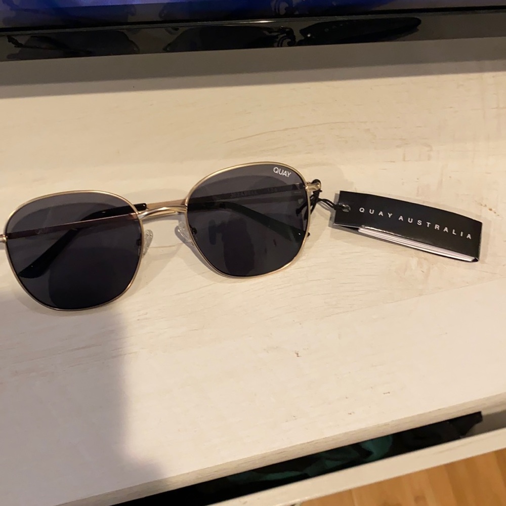 QUAY SUNGLASSES